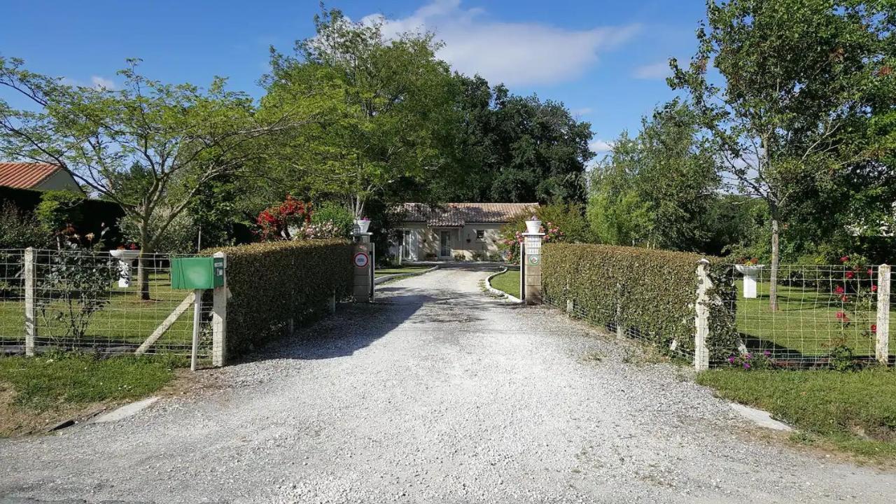 Clos Notre Dame Guest House Generac  Exterior photo